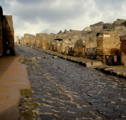 The Travel Book – Citia Di Pompei, Naples,&nbsp;Italy