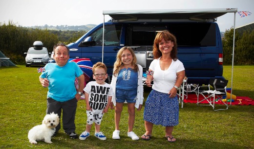 Travel vs The Comedian – Weekend Escapes with Warwick&nbsp;Davis
