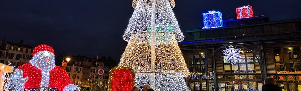 The Travel Book At Christmas – Travel For The&nbsp;Lights