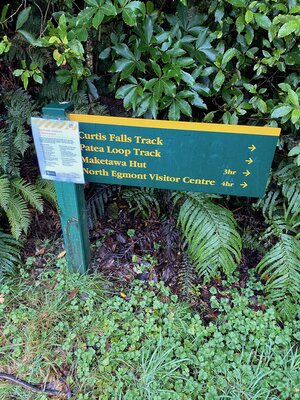 The track sign. I ended up at Maketawa hut!
