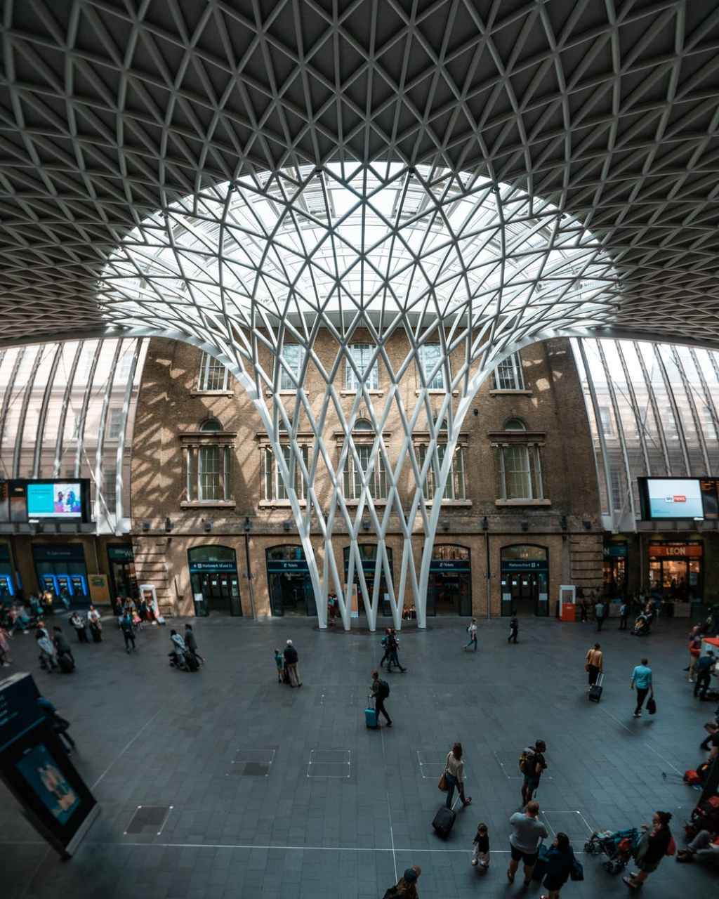 The Travel Book – Let’s Talk Stations – London&nbsp;Edition